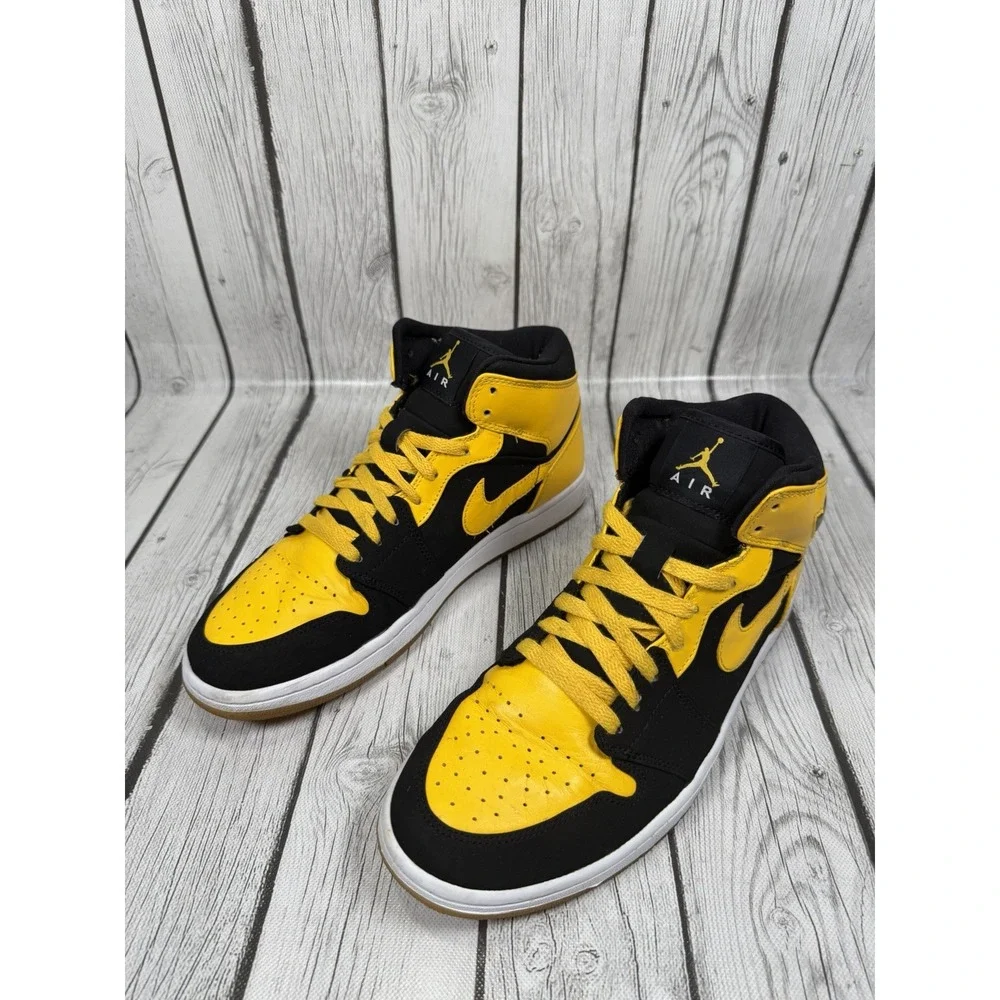 Air Jordan 1 Mid New Love Black Yellow 136085-072 Size 11